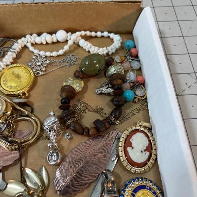 Mixed Tray of Jewelry, Includes some Vintage stuff
