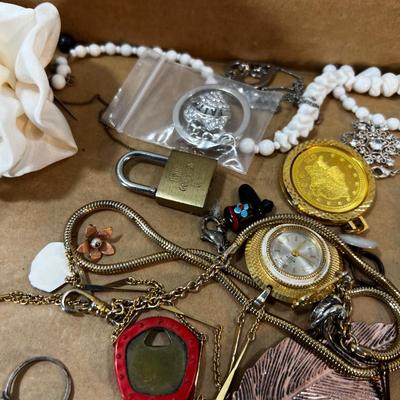 Mixed Tray of Jewelry, Includes some Vintage stuff