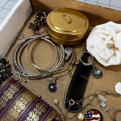 Mixed Tray of Jewelry, Includes some Vintage stuff