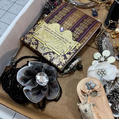 Mixed Tray of Jewelry, Includes some Vintage stuff