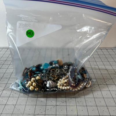 Mixed lot of Jewelry Necklaces etc.