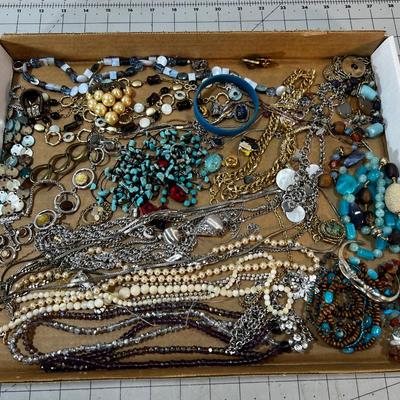 Mixed lot of Jewelry Necklaces etc.