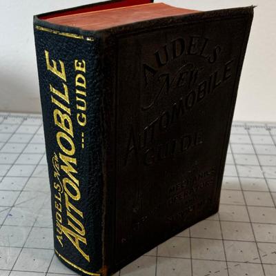 AUDELS New Automobile Guide Dated: 1942
