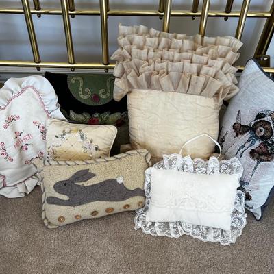 Pillows Mother, Rabbit and a Bear