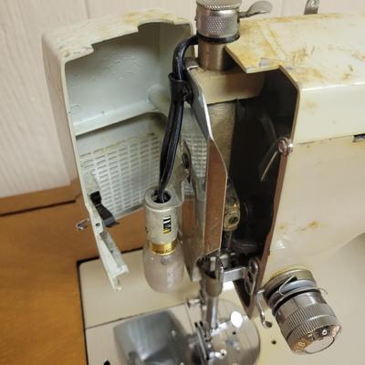 Retro Kenmore Sewing Machine and Table (BO-DW)