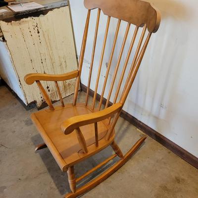 Wooden Rocking Chair (BD-DW)