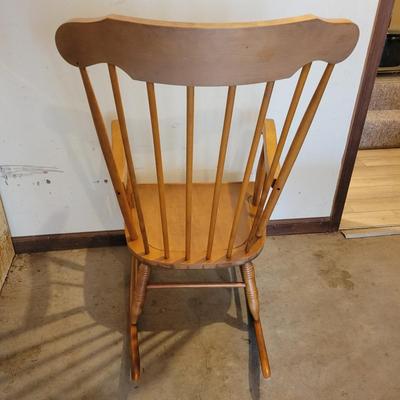 Wooden Rocking Chair (BD-DW)