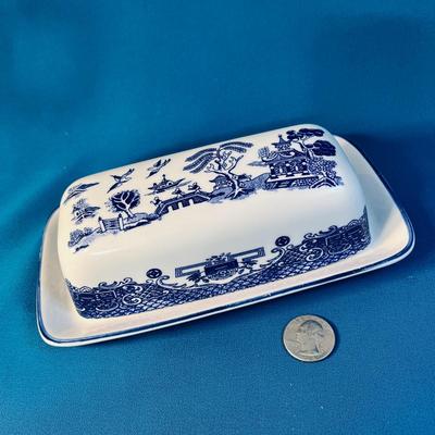 BLUE WILLOW COVERED BUTTER DISH MADE IN ENGLAND