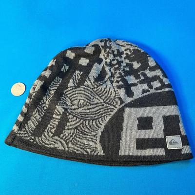 QUICKSILVER GREY, BLACK KNIT BEANIE HAT