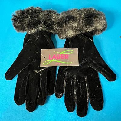 LUXURIOUS VELVET FUR TRIMMED DRESS GLOVES by LAUER NEW WITH TAG