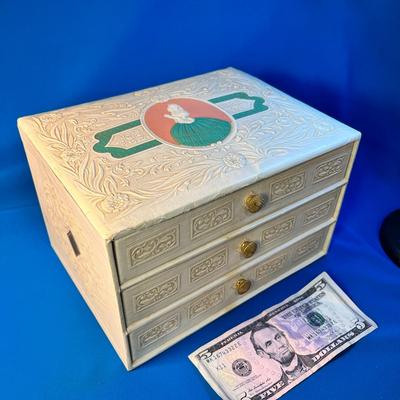 VINTAGE EMBOSSED FANCY 3-DRAWER JEWELRY BOX