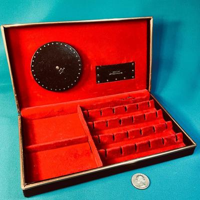 VINTAGE VELVET LINED MEN'S JEWELRY BOX w/BRASS HERALDIC SHIELD ON TOP