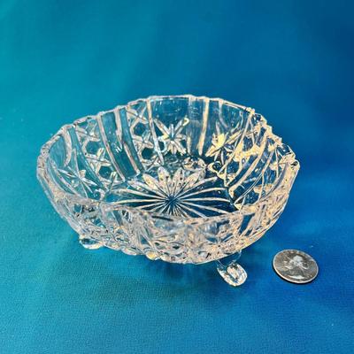 EXQUISITE TRI-FOOTED CRYSTAL CANDY DISH