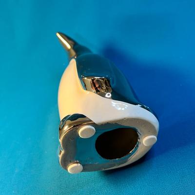 CERAMIC PENGUIN WITH METALLIC SILVER PAINTED COAT, HEAD, FEET