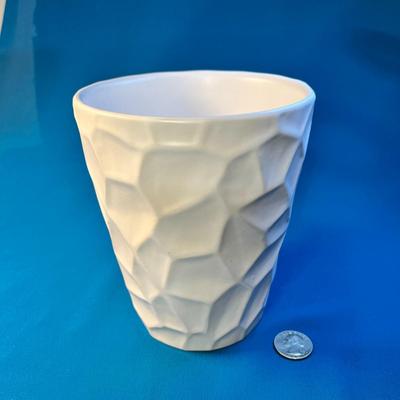 6" TALL WHITE CERAMIC POT CONTEMPORARY DESIGN