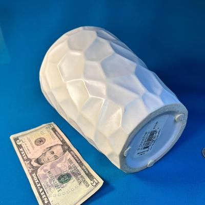 6" TALL WHITE CERAMIC POT CONTEMPORARY DESIGN