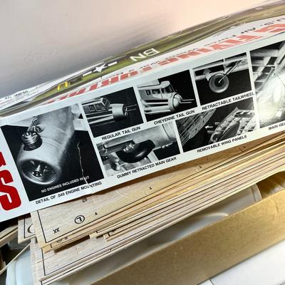 B-17G BOEING FLYING FORTRESS WWII BOMBER MODEL GIANT SCALE BALSA KIT 