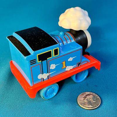 THOMAS AND FRIENDS THOMAS THE TANK ENGINE WITH SMOKE THAT RISES AND FALLS AS HE GOES