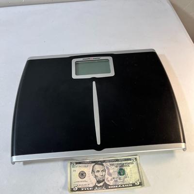 HEALTH-O-METER ELECTRONIC BATHROOM SCALE