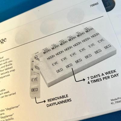 WEEKLY 4-SECTION-PER-DAY PILL MINDER CONTAINER w/ REMOVABLE DAYS