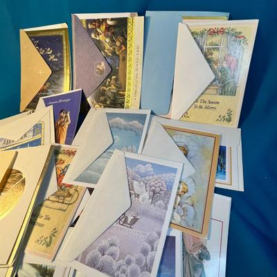 ASSORTMENT OF 26 VINTAGE CHRISTMAS CARDS WITH ENVELOPES, SOME VINTAGE