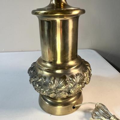 FANCY BRASSY TABLE LAMP WITH 3-D LEAVES AND BERRIES AROUND BASE