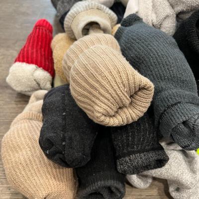 GROUP OF 58 PAIRS OF WARM MEN'S SOCKS- CLEAN