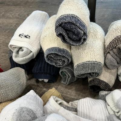 GROUP OF 58 PAIRS OF WARM MEN'S SOCKS- CLEAN