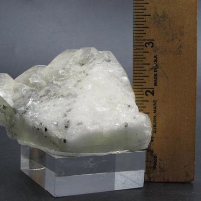 Displayable Crystal Rock Mineral Specimen