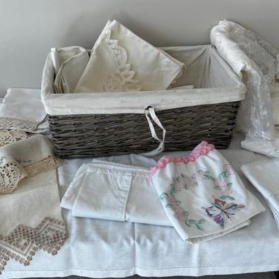 Mixed Lot of Linens 