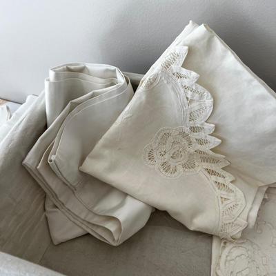 Mixed Lot of Linens 