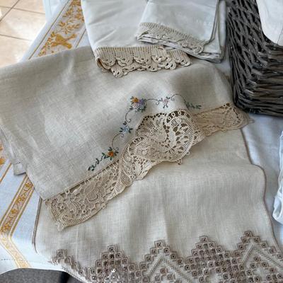 Mixed Lot of Linens 