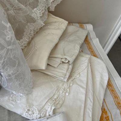 Mixed Lot of Linens 