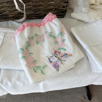 Mixed Lot of Linens 