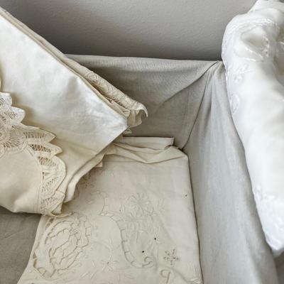 Mixed Lot of Linens 