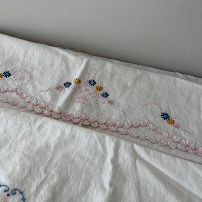 3 Single Em broided Pillowcases