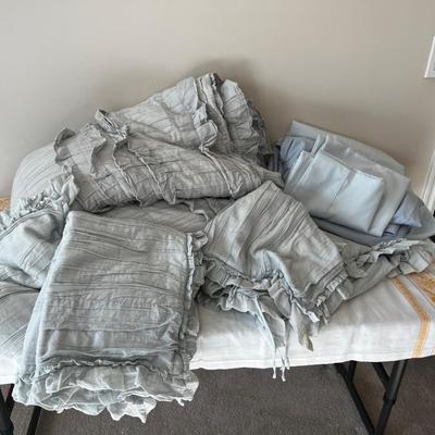 Complete situation: Shams, Duvet, Pillow Case, Sheets (may not be 100% Matching But works) 