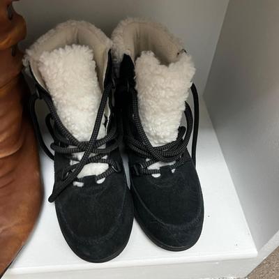 3 Pair of Ladies Boots. 