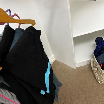 South Wall Bottom Rack Mostly Pants Size 8 