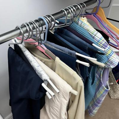 South Wall Bottom Rack Mostly Pants Size 8 