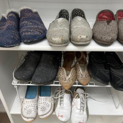8 Pair of Flats, Moccasins, Tennis Shoes Size 7