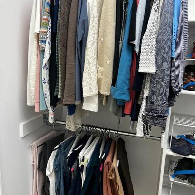 Top & Bottom Rack Shirts, Sweaters, Pants Ladies Small