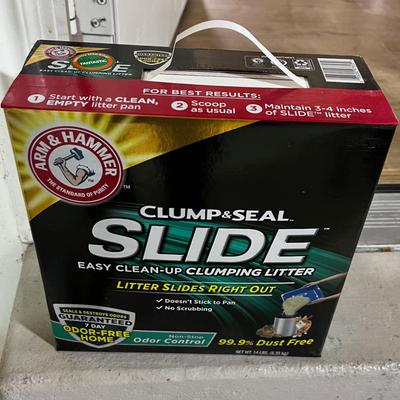 Garage Arm & Hammer CAT Liter NEW 