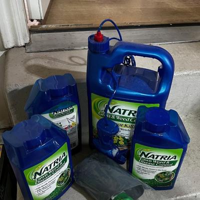 Garage 3 Jugs of Natria and 1 Weed and Disease Control NEW 