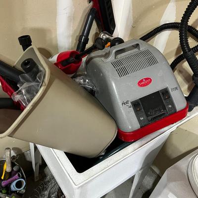 Garage Sargent Steamer with All the Attachments. 