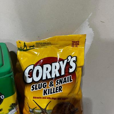 Garage Miracle Grow and SLUG/Snail Killer 3/4 + full