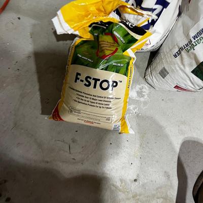 Garage 3 Bags of Fertilizer 