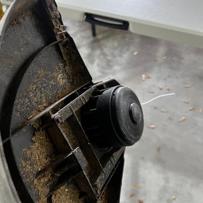 Garage Electric TORO Weed Eater