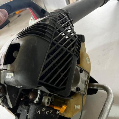 Garage Homelite Leaf Blower GAS 