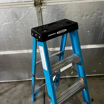 Garage WERNER 250 Pound Ladder BLUE 3 step